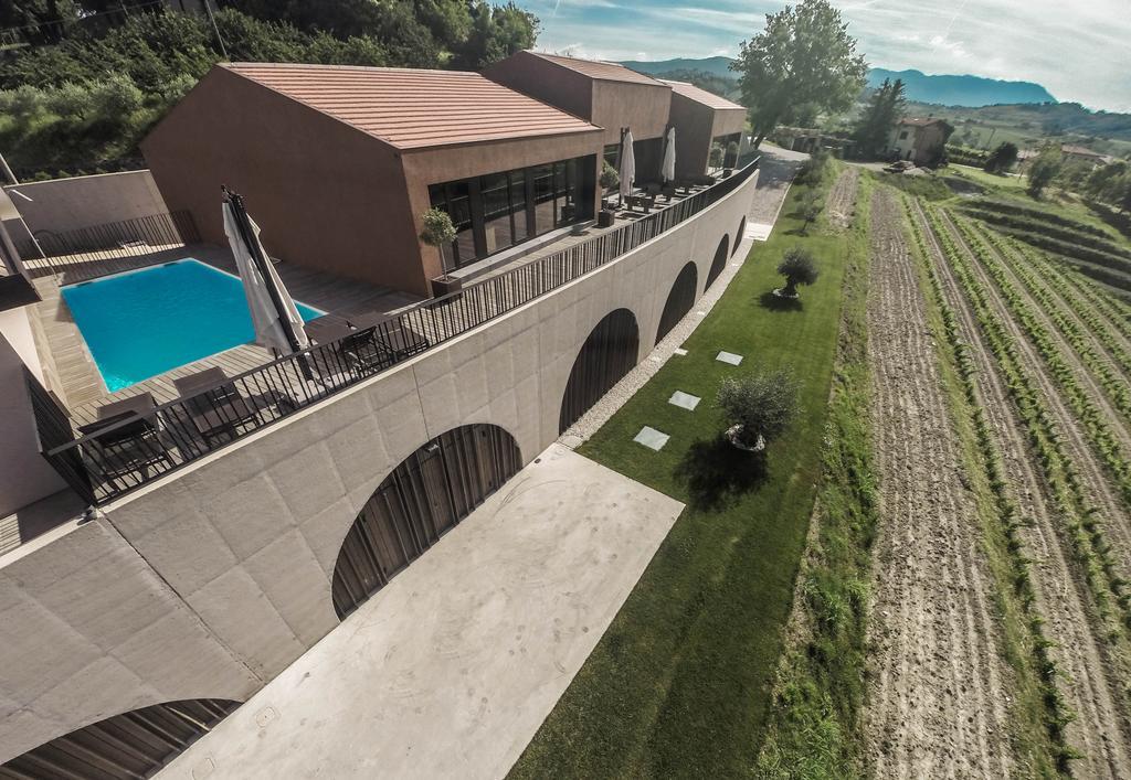 Fana Estate Apartment Dobrovo Exterior photo